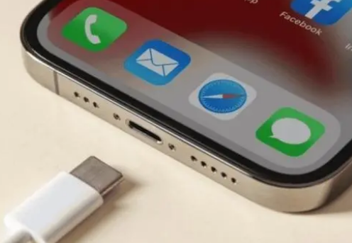 安义苹果15维修分享iPhone15改USB-C接口后能和安卓用户互借充电器吗 